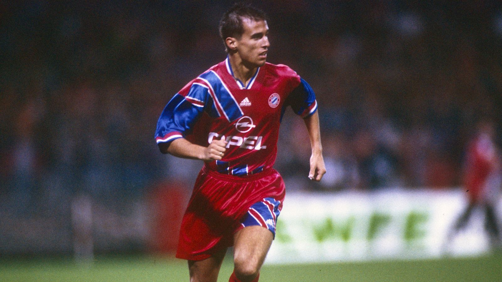 <strong>Mehmet Scholl</strong><br>
                Rückennummer 10 beim FC Bayern: von 1994 bis 1995 Position: Offensives Mittelfeld