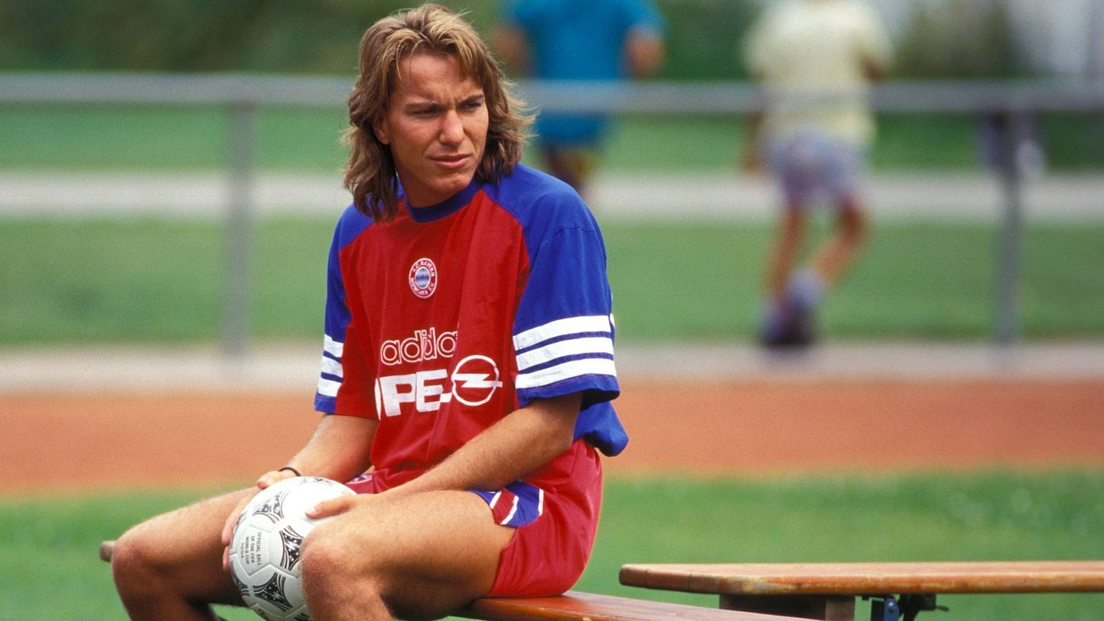 <strong>Michael Sternkopf</strong><br>
                Rückennummer 10 beim FC Bayern: von 1991 bis 1992 Position: Offensives Mittelfeld