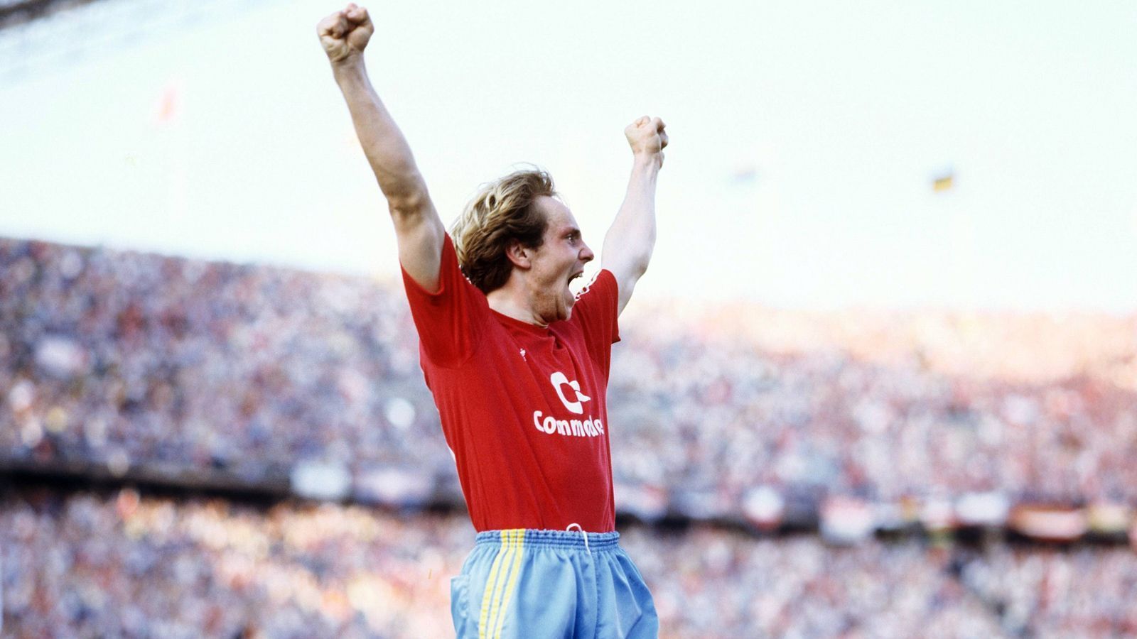<strong>Michael Rummenigge</strong><br>
                Rückennummer 10 beim FC Bayern: von 1985 bis 1986 Position: Mittelstürmer