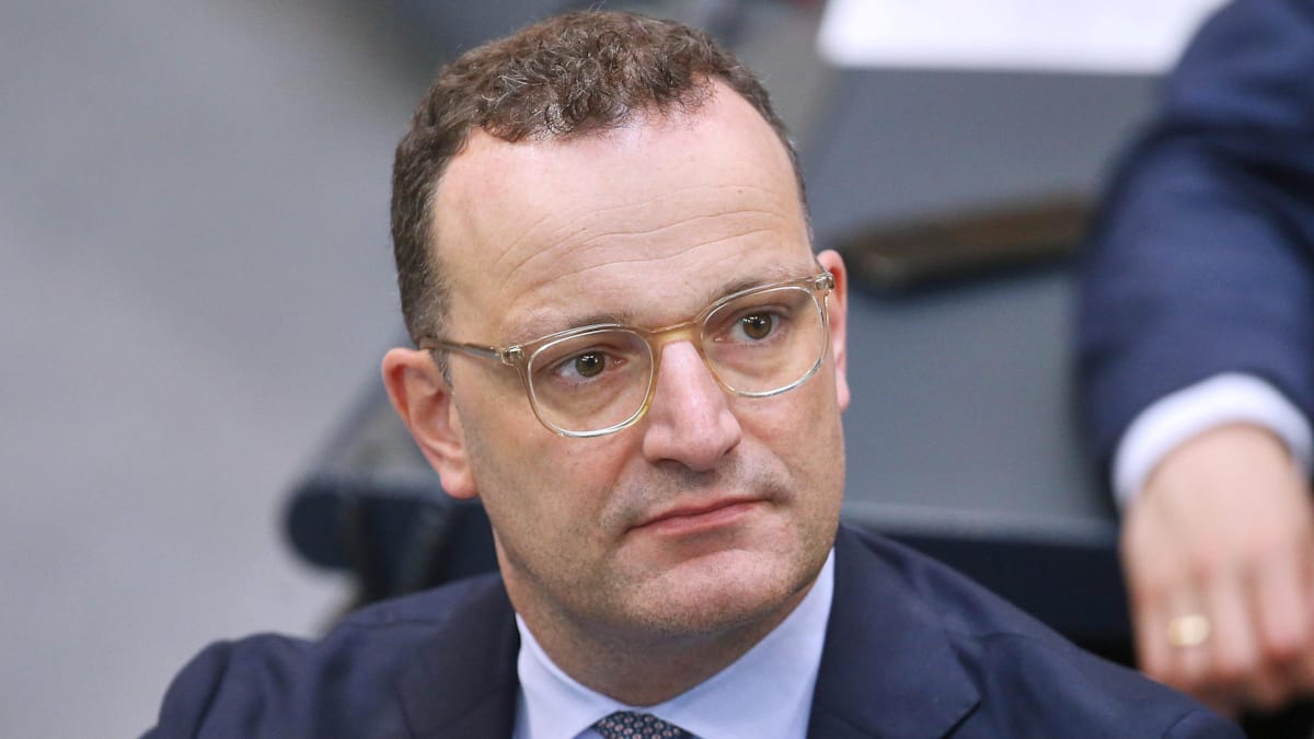 Masken-Affäre: „Haben Deutschland gut durch diese schwere Zeit geführt“ – Spahn weist Vorwürfe zurück