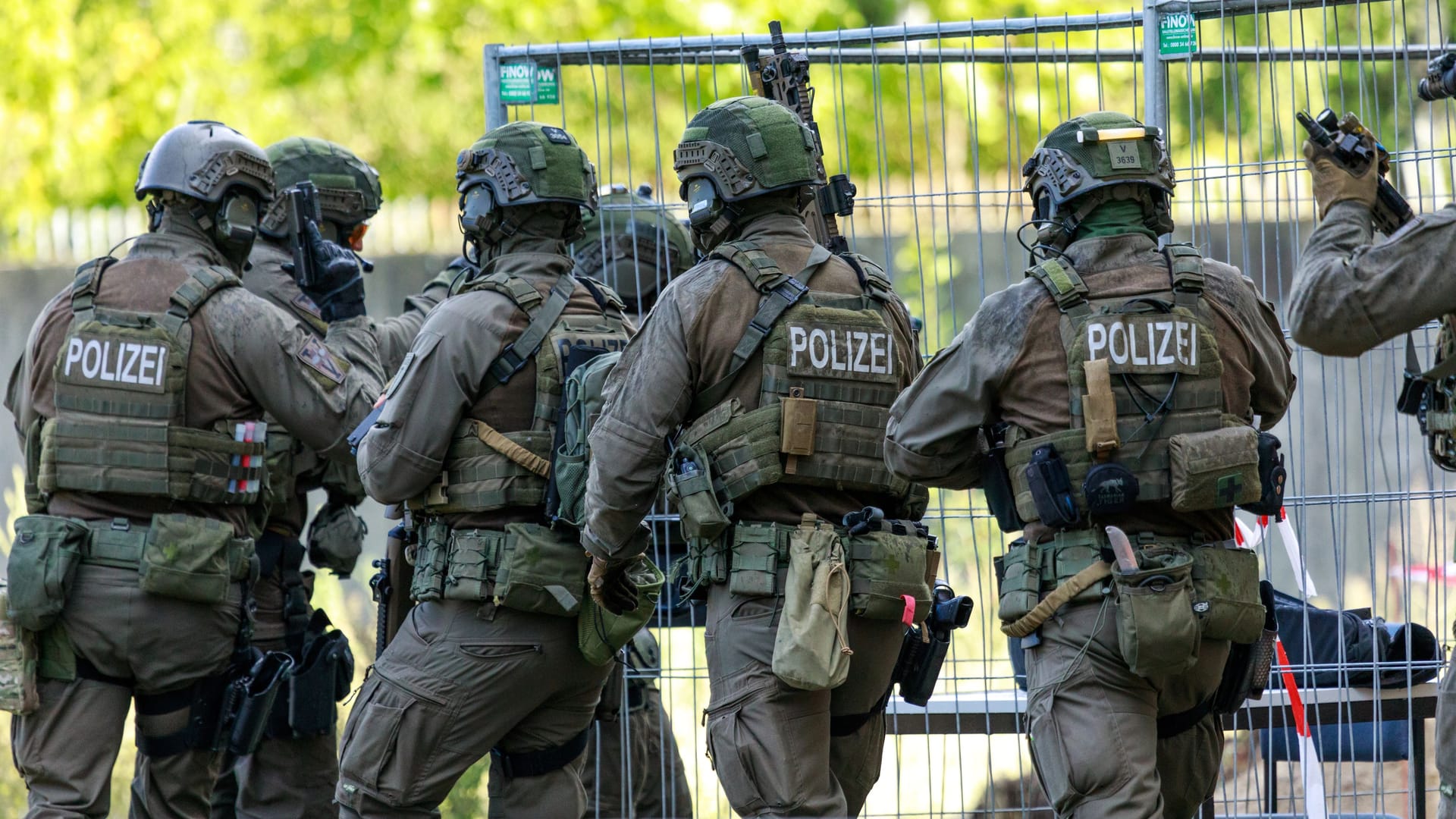 Berlin/Germany - September 18, 2022: German police tactical units, in german Spezialeinsatzkommando Polizei, SEK, practise a terror attack exercise.