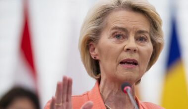 EU-Parlament: Von der Leyen attackiert Rechte wegen Misstrauensantrag