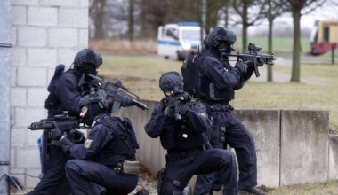 Auch Zehntausende Polizisten müssten Deutschland schützen