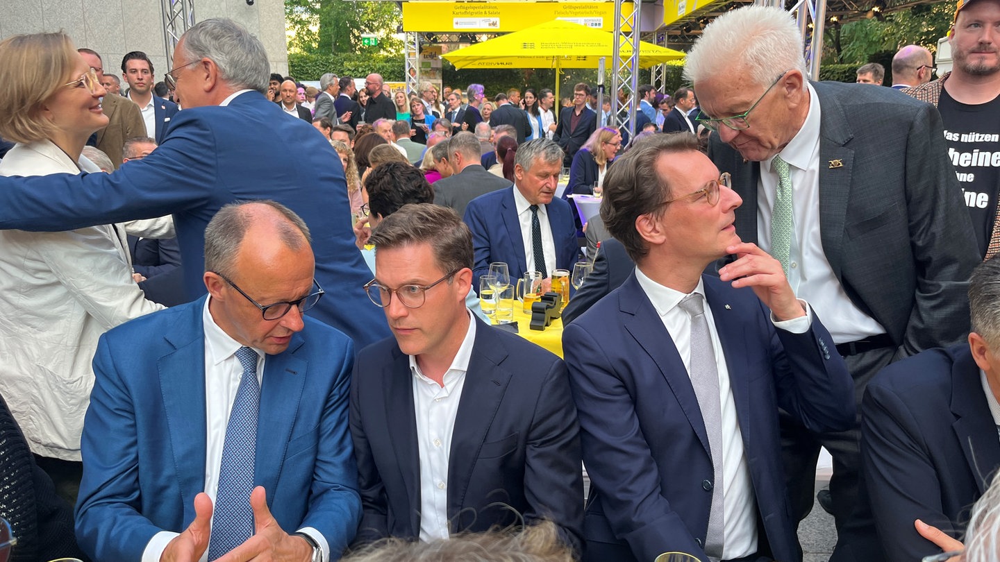 Kretschmann, Hagel und Merz: So war es auf der Stallwächterparty