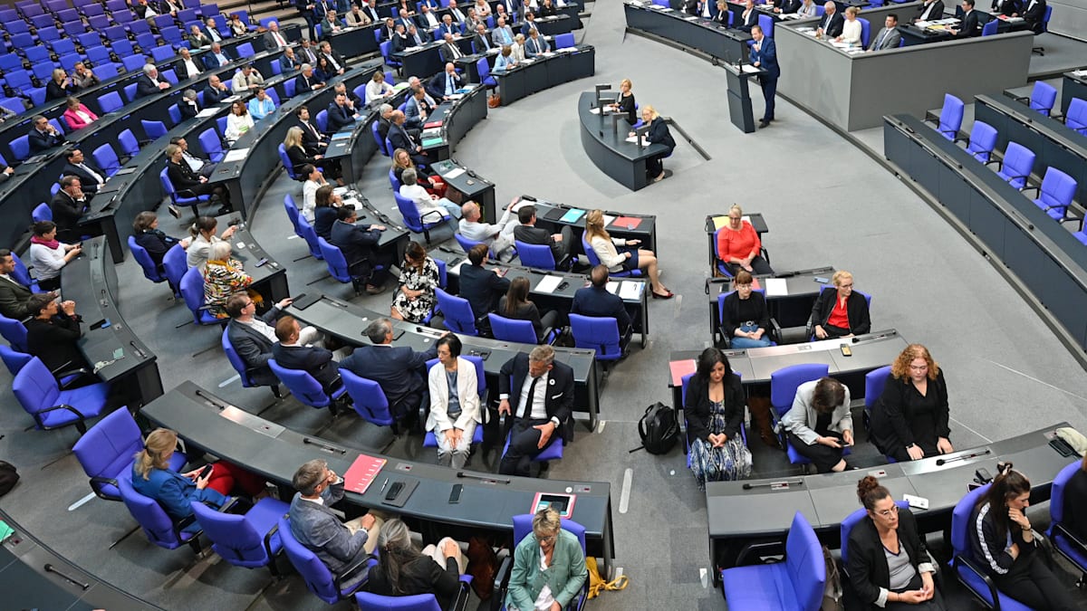 Bundestag: AfD löst bei Völkermord-Debatte Eklat aus – Außenminister tritt ungeplant ans Rednerpult