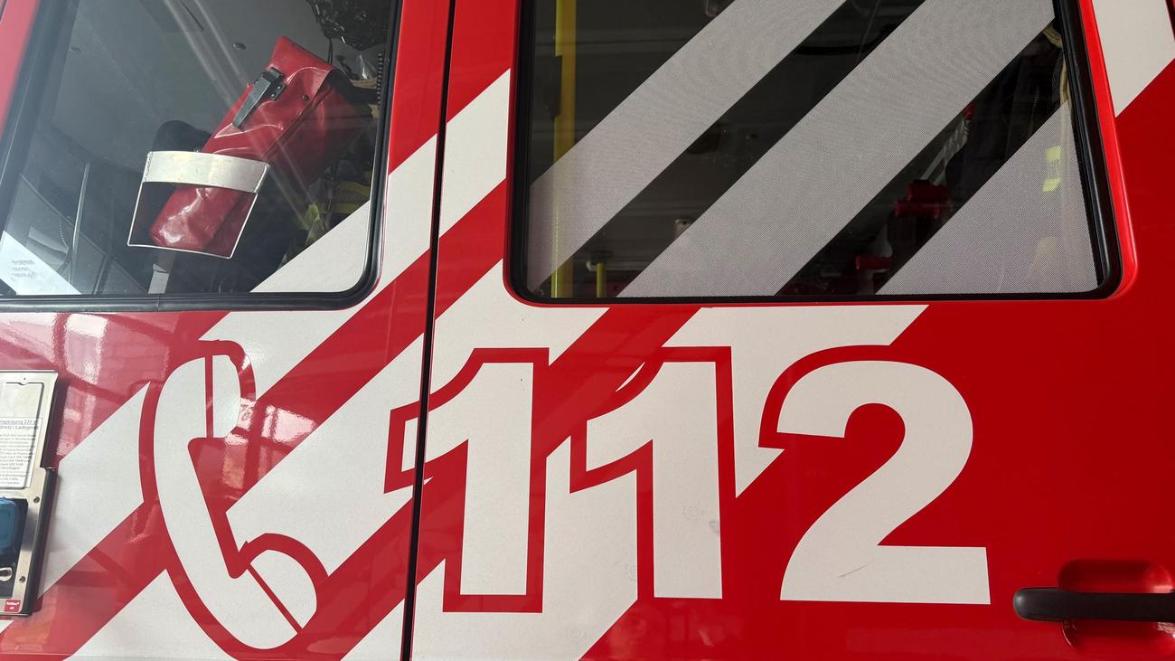 Funkenflug?: Feldbrand an Kleingartenanlage bei Leipzig - zwölf Verletzte