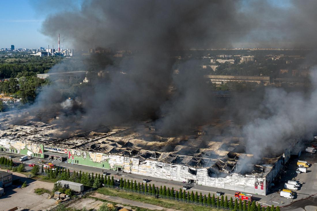 Bei einem Brand in Warschau wurden 1400 Läden, Marktstände und Dienstleistungsbetriebe zerstört. Das Ganze hat auch vermehrt politische Konsequenzen.