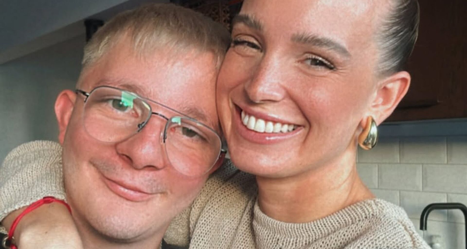 Julia Römmelt ist mit "Beauty & The Nerd"-Sammy befreundet