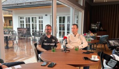Hertha-Präsident Fabian Drescher (l.) im Rahmen einer Medienrunde (Philipp Höppner/rbb)
