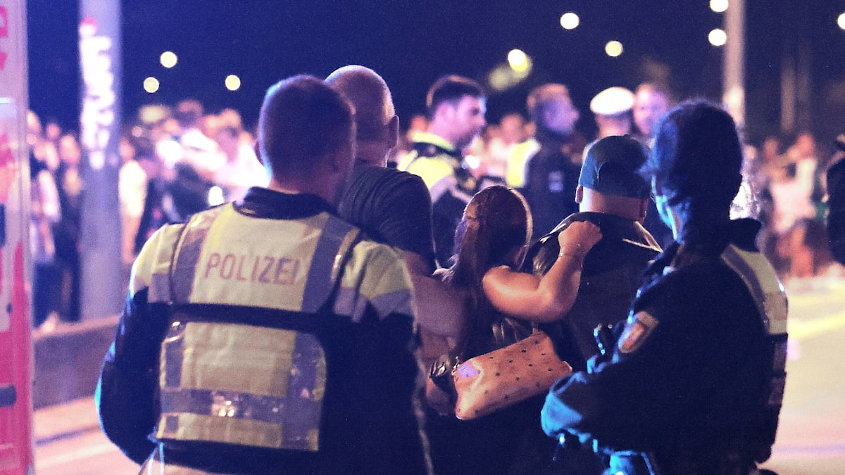Düsseldorf: Vier Schwerverletzte durch Feuerwerkskörper – Rheinkirmes vorzeitig beendet