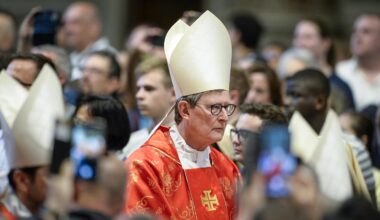 Katholische Kirche: Missbrauchsopfer zeigen Kardinal Woelki kirchenrechtlich an