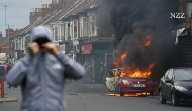 Migration und Gewalt: tiefgreifende Unzufriedenheit in England