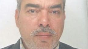 Mit diesem Foto sucht die Polizei Essen nach einem bewaffneten Mann. Wer kennt ihn?