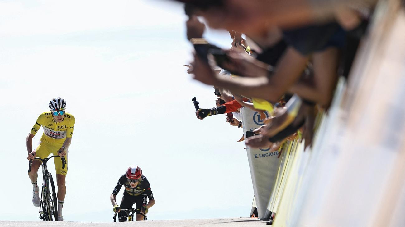 Tour de France: Vingegaard und Pogačar kommen am Mont Ventoux zeitgleich ins Ziel