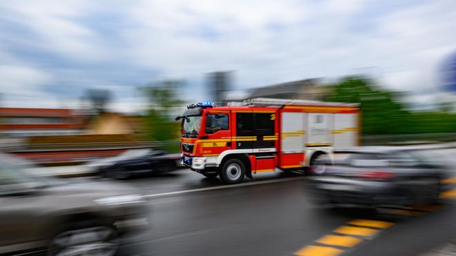 Dresden: Die Feuerwehr war zu dem Brand im 17-Geschosser gerufen worden. (Symbolbild)