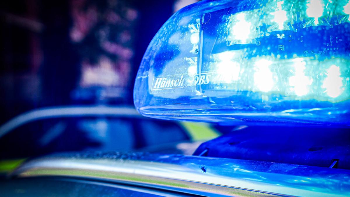 Fiat-Fahrer flieht nach Unfall in Karlsruhe-Durlach