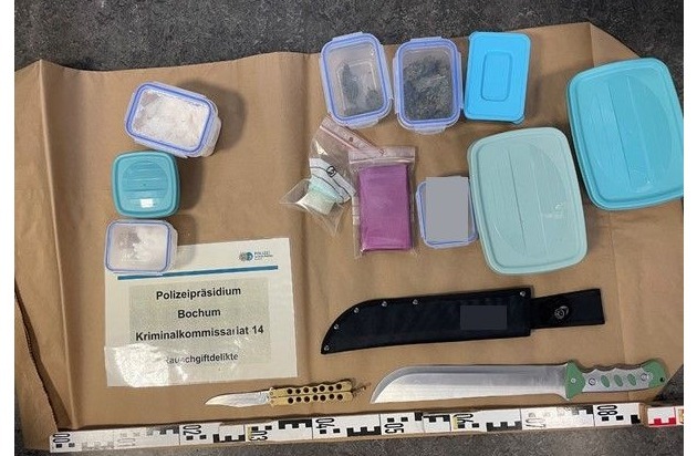 POL-BO: Zufallsfund bei Wohnungsdurchsuchung wegen Betrugsdelikt: Polizei Bochum ...