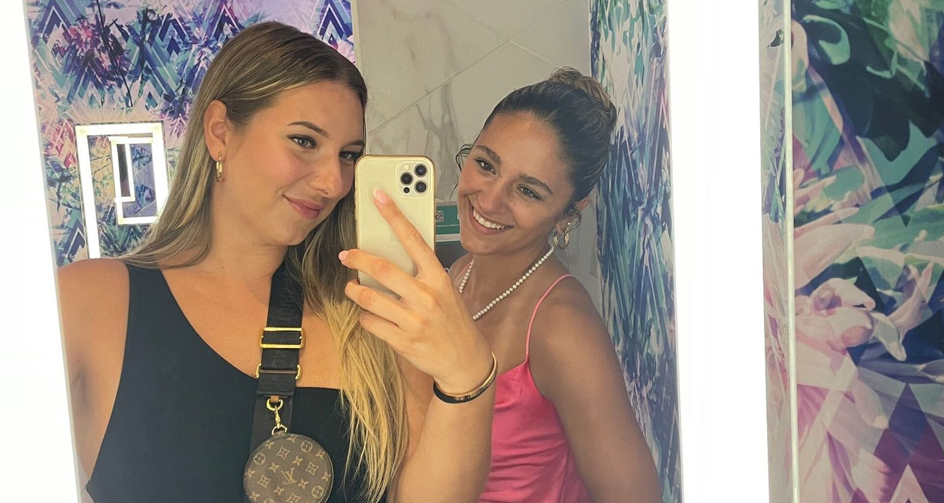Joelina und Jada Karabas, Töchter von Danni Büchner