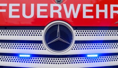 Feuerwehr räumt Ministerium in Sonnenberger Straße