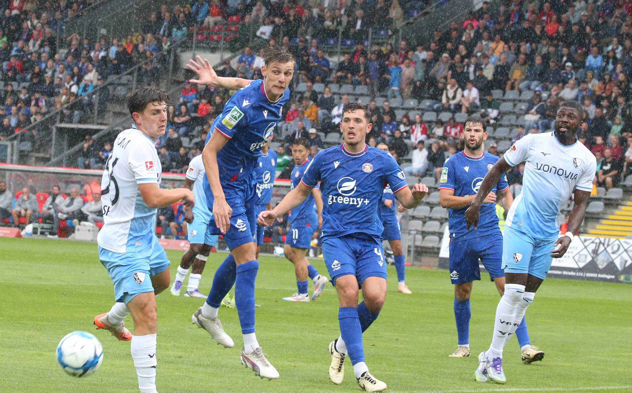 Die WSV-Abwehr um Levin Müller, Nermin Rebronja und Aldin Dervisevic (v.l.), hier im Testspiel gegen Bochum, dürfte auch zum Regionalliga-Auftakt gegen Fortuna Köln einiges zu tun bekommen.