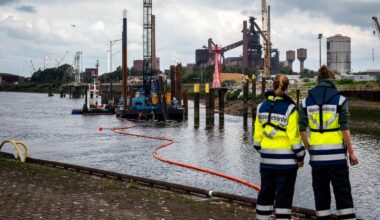 Bremer Industriehafen: Bergung des gesunkenen Schleppers in Bremen beendet