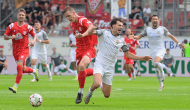 Pascal Schmedemann (l.) vom Halleschen FC foult Can Karatas vom BFC Dynamo (Foto: IMAGO / Eckehard Schulz)