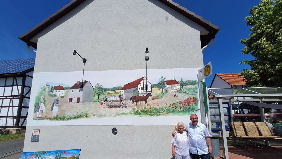 Wandgemälde verschönert Backhaus – lokale Künstlerin entwarf Motiv