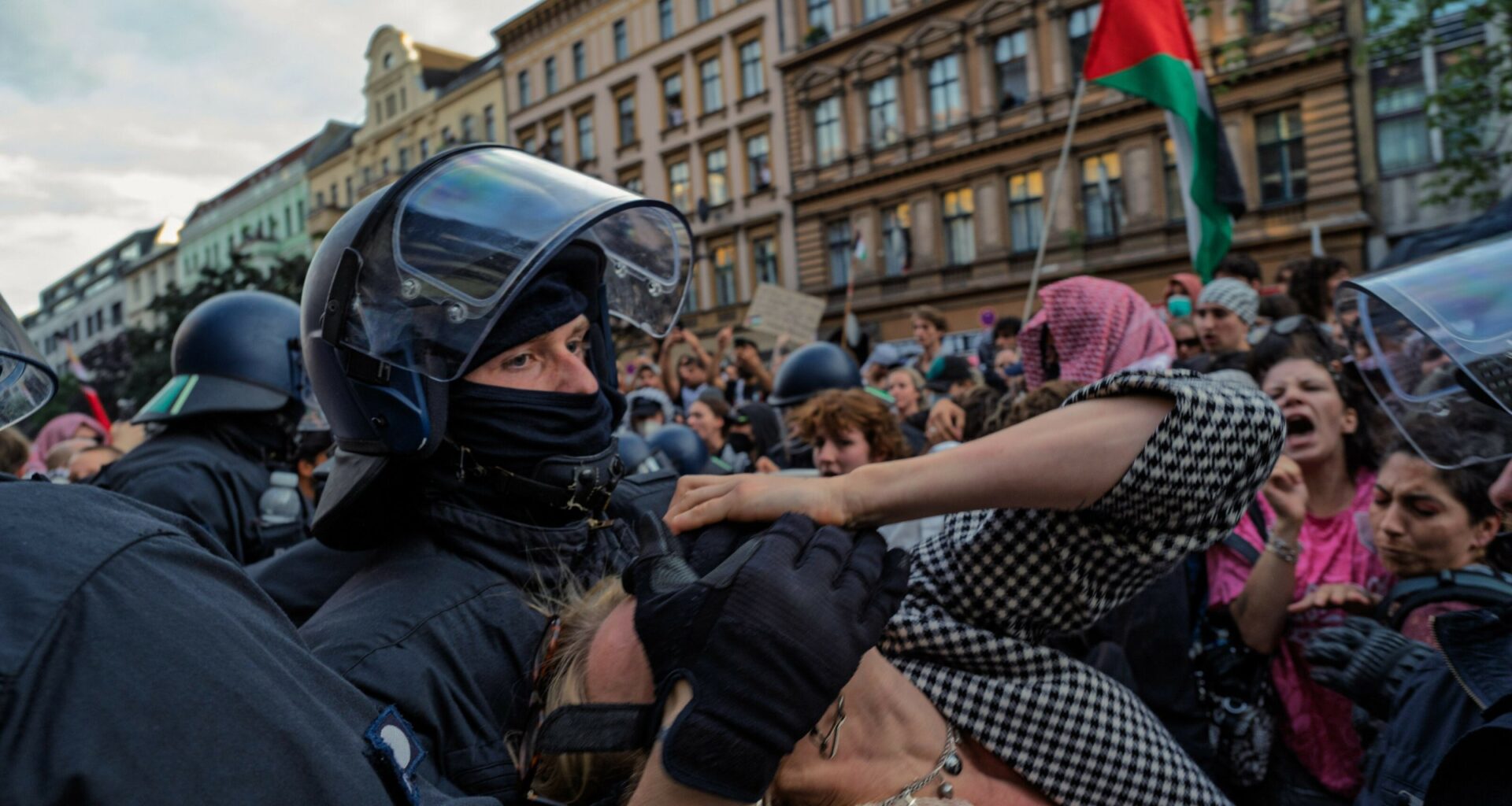 Polizeigewalt – Demos in Berlin: Polizeistaat statt Rechtsstaat