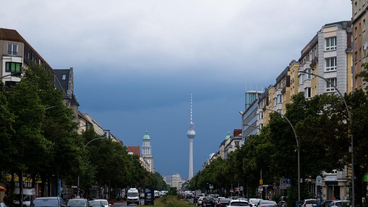 Kurze Gewitter am Nachmittag – abends lockert es auf