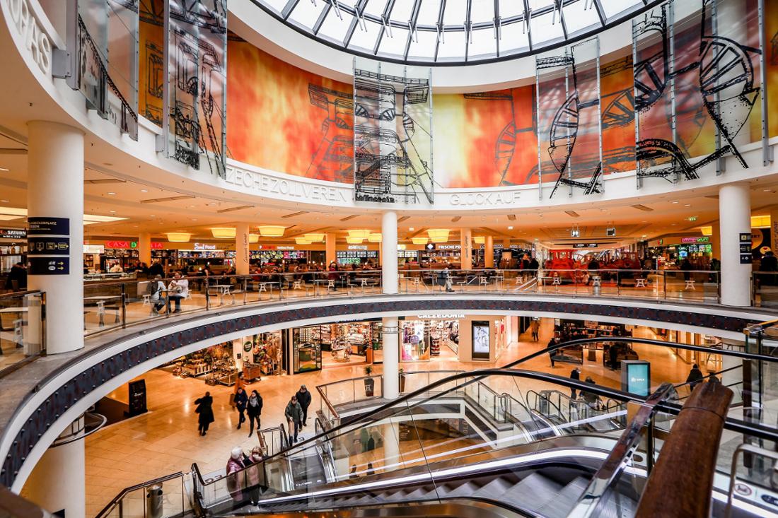 Neben den vielen Shopping-Optionen gibt es am Limbecker Platz auch regelmäßig Events und Ausstellungen.