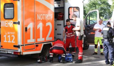 Rettungskräfte sind am Mittwoch nach Marzahn zu einem Einsatz ausgerückt, nachdem es in einem Wohnhaus in der Märkischen Allee zu einer Explosion gekommen war. (Quelle: John Boutin)
