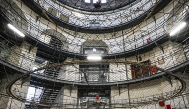 Der Mittelbau der Justizvollzugsanstalt Moabit bei der Vorstellung der Pläne für einen Suizidpräventionsraum. (Quelle: dpa / Jens Kalaene)