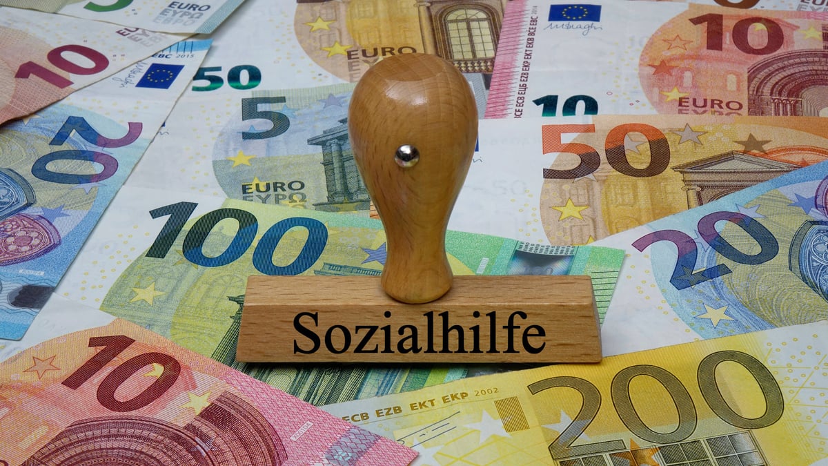 Mann täuscht Behinderung vor und kassiert Sozialhilfe, doch dann schlägt das Karma zurück