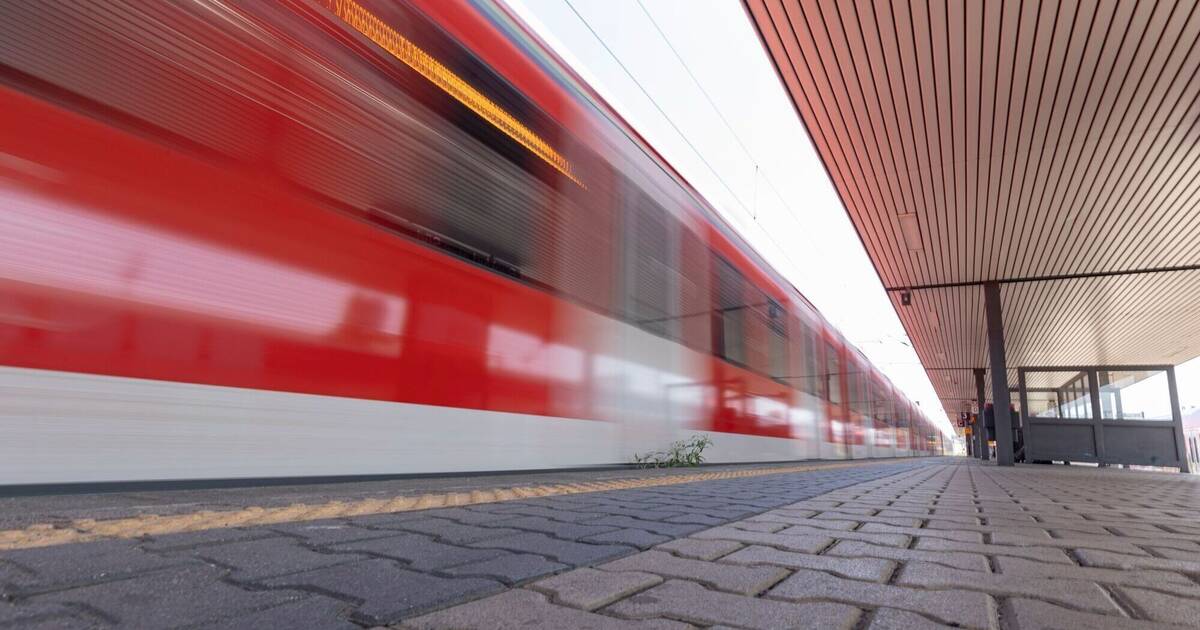 Heidelberg/Mannheim: Feuerwehreinsatz legt wohl Bahnstrecke lahm - Polizeiberichte aus Rhein-Neckar-Odenwald