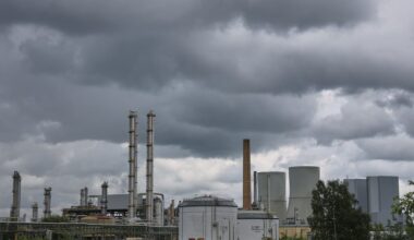 Blick auf die Dow-Chemieanlagen in Böhlen: Der US-Konzern schließt aus Kostengründen zwei Chemieanlagen in Mitteldeutschland.