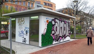 Einbrecher stehlen Waschbecken aus Behindertentoilette