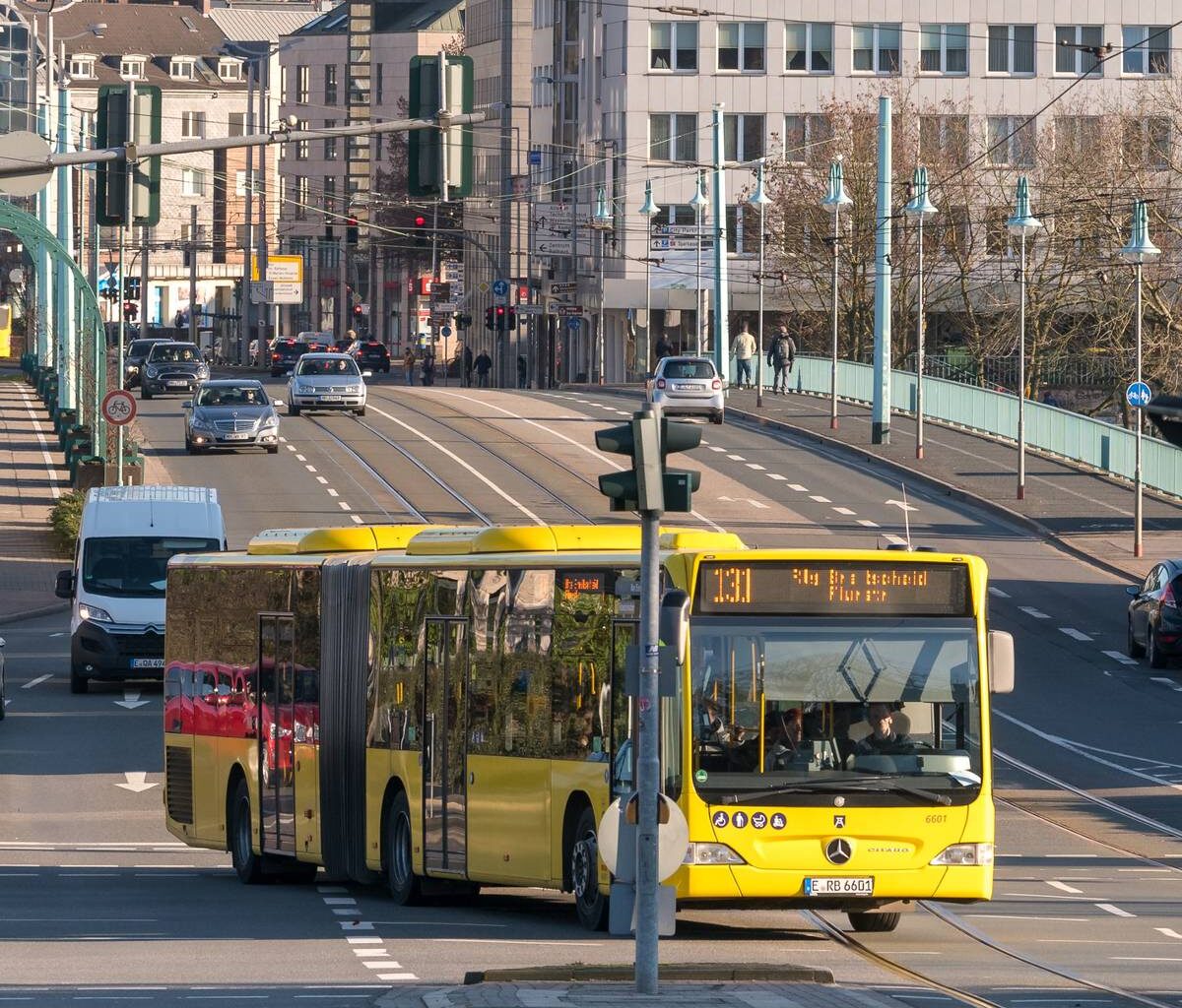 Ruhrbahn-Busse werden umgeleitet - Radio Mülheim