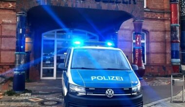BPOL-HB: Angriff auf Bundespolizisten - 18-Jähriger verbringt Nacht in Gewahrsamszelle.