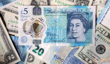 Pfund bleibt nahe Mehrjahreshoch und ignoriert britische Politik
