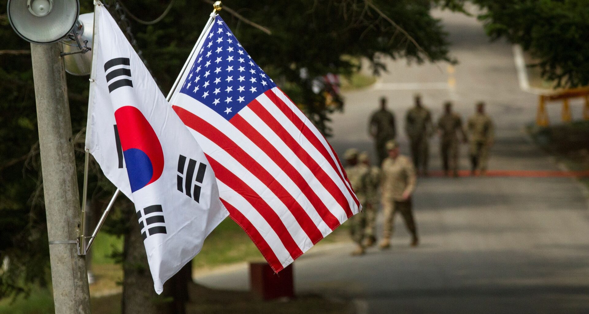 Trump kündigt 15%-Zoll auf südkoreanische Importe im Rahmen eines neuen Abkommens an