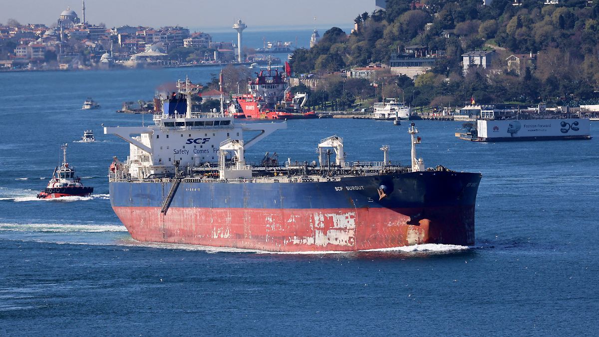Sanktionen gegen 135 Öltanker: London setzt Zeichen gegen Moskaus Schattenflotte