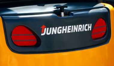 Jungheinrich verkauft Russland-Tochter mit Verlust - Prognose erneut gesenkt