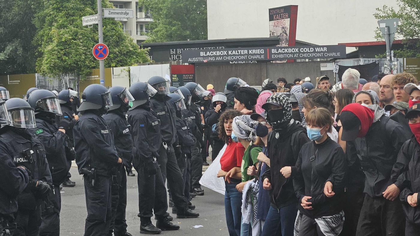 Polizei löst Palästina-Protest in Berlin auf