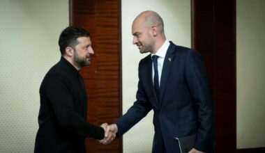 Jean-Noël Barrot (rechts) und Wolodymyr Selenskyj