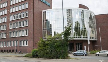 Lange Schlangen vor Ausländerbehörde in Essen - trotz Umzug