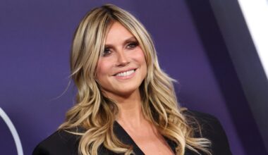 Freizügige Einblicke: Heidi Klum springt oben ohne ins Meer