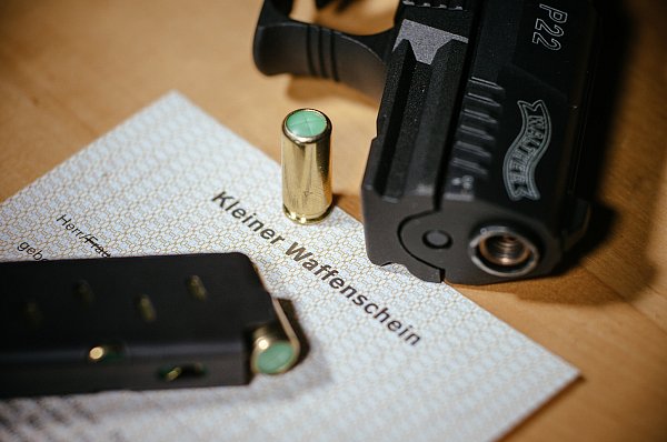 18-Jähriger Bielefelder kann keinen kleinen Waffenschein vorweisen. - © picture alliance / ZB