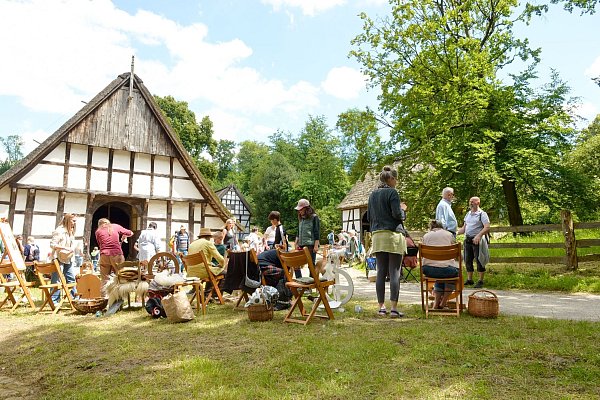 Im LWL-Freilichtmuseum in Detmold findet ein Museumsspaziergang für Kinder statt. - © LWL/Guido Klein