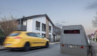 Tempokontrollen ab Montag: Mobile Blitzer stehen an Bielefelder Straßen