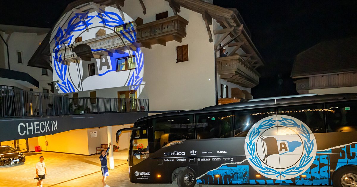 Trainingslager in Südtirol: Arminia mit Lichtshow am Hotel begrüßt | DSC Arminia Bielefeld